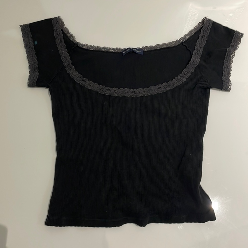 adorable brandy melville off the shoulder top